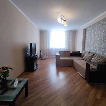 2-Х Кімн Квартира В Новобудові Ternopil Bagian luar foto